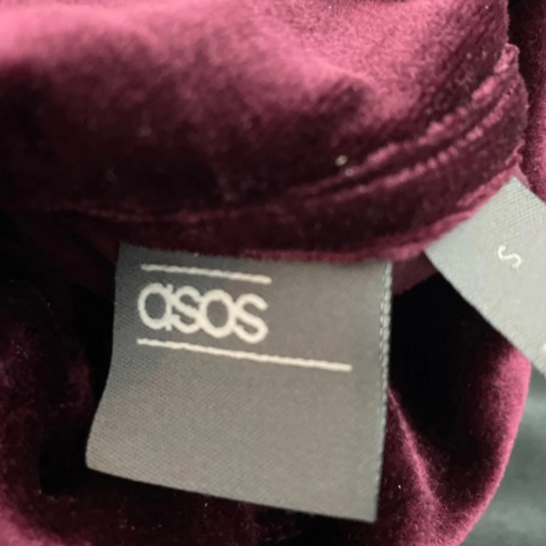 Vinröd sammetspolotröja från ASOS - 3