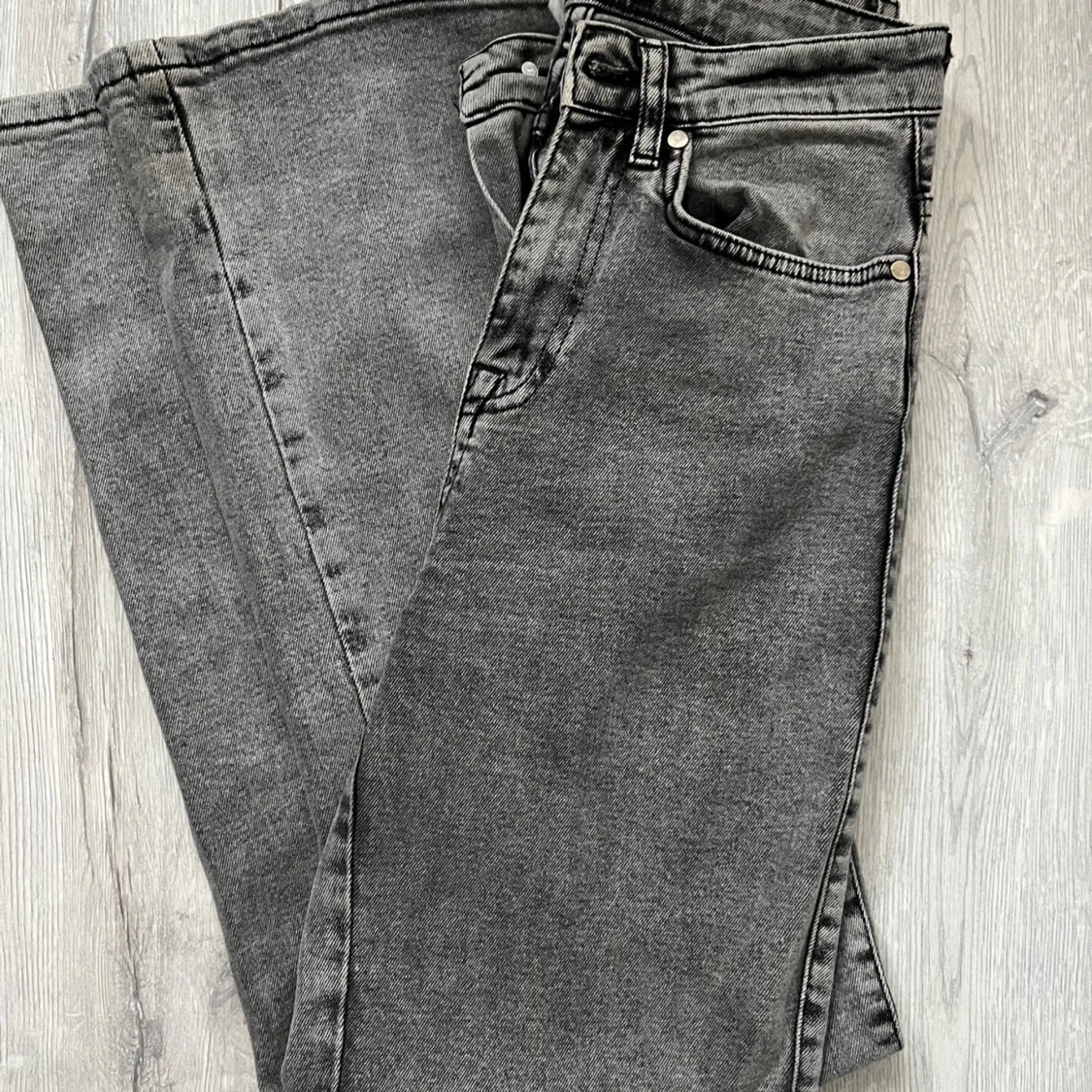 Grå jeansbyxor från Madlady