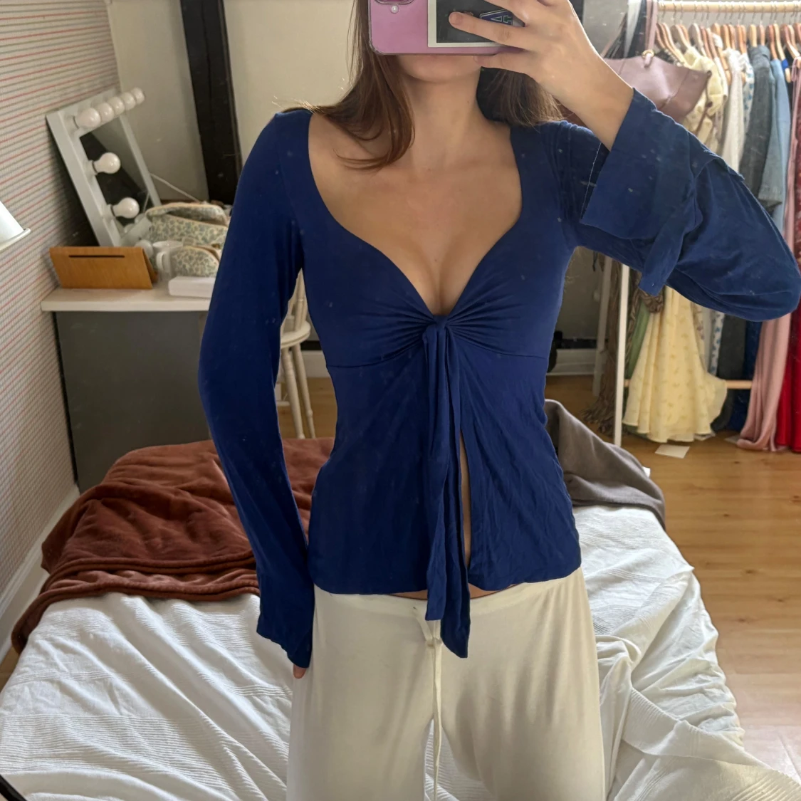 Blå långärmad topp med knyt - 2