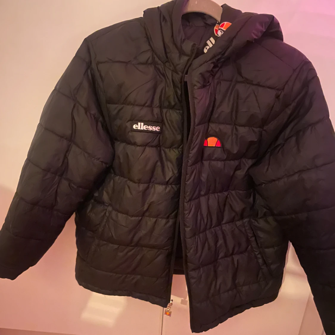 Svart vändbar dunjacka från Ellesse - 3