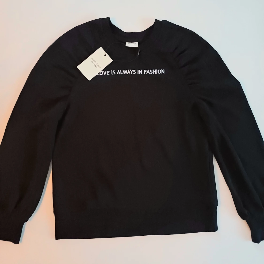 Svart tröja från Jacqueline de Yong💕 - 1