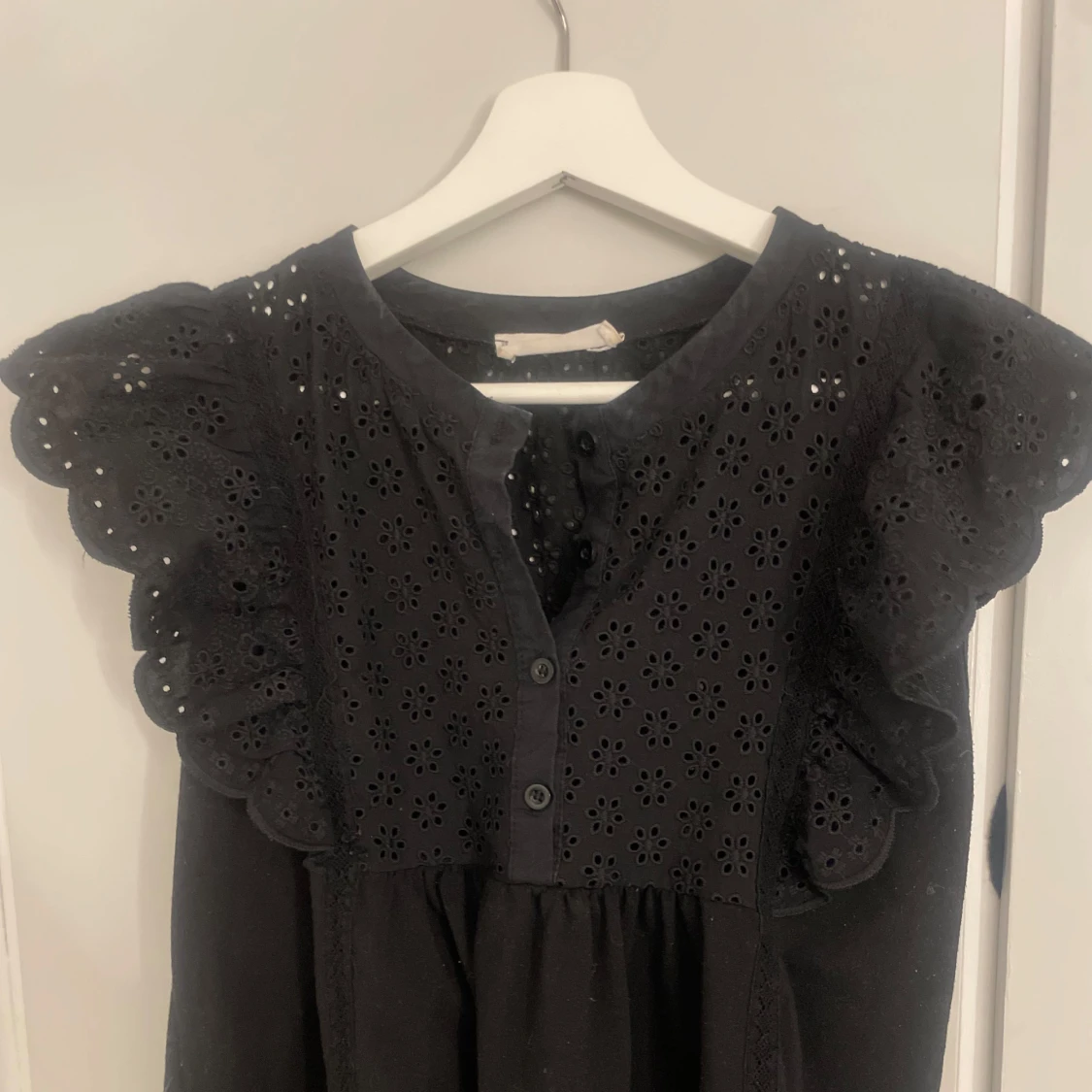 Svart blus från Mango