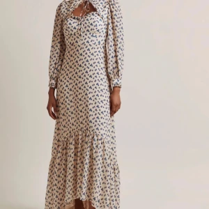 SÖKES! By malina Lucille klänning - Jag söker denna klänning i storlek S/M till ett bröllop! 