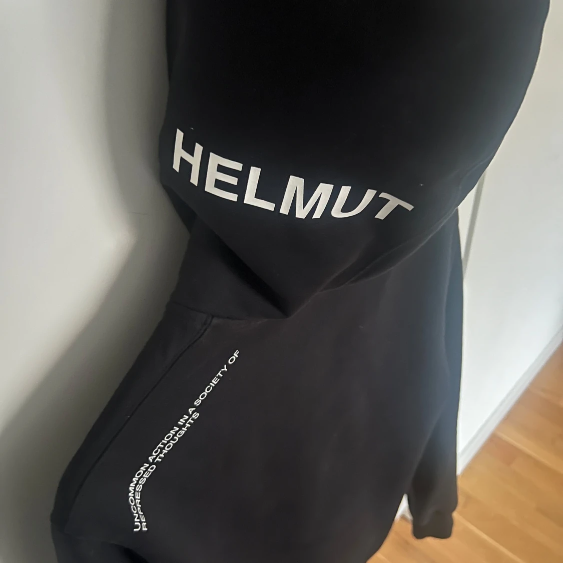 Svart hoodie från Helmut Lang - 3