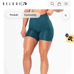 Mörkgröna träningsshorts från Relode - Snygga mörkgröna tränings short från Relode i färgen Teal grön storlek XS. Endast testade så de är i jättebra skick. Säljer då de inte passade💗Skriv om ni undrar något annat! Nypris 579kr! Priset går att diskuteras