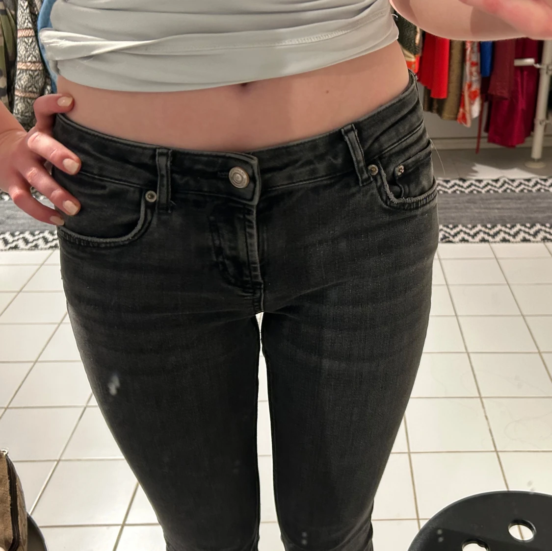 Svarta lowaist bootcut jeans - 4