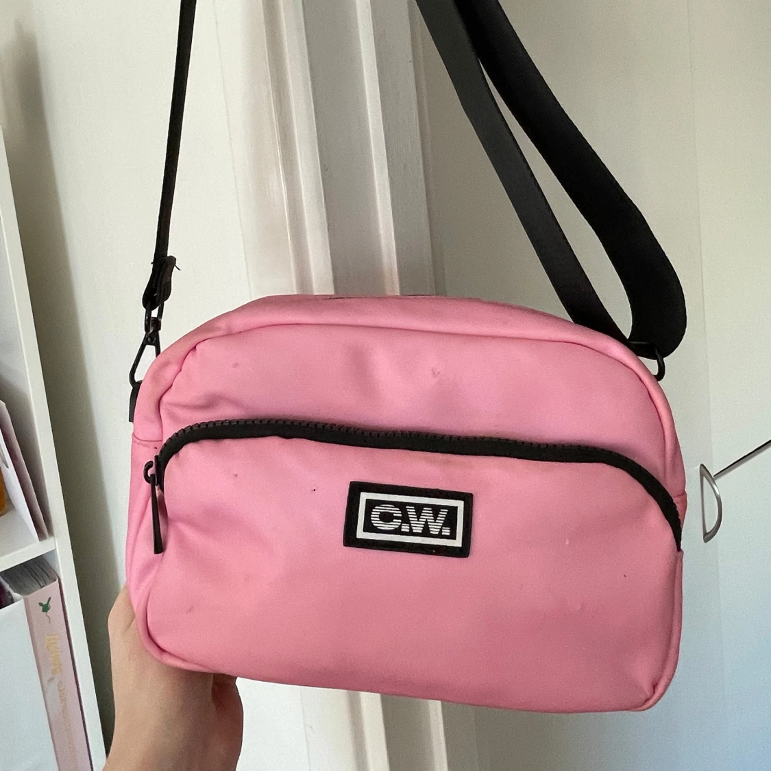 Rosa axelväska från O.W. - 1