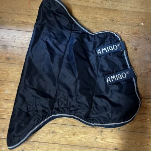 Amigo hals  - Amigo hals till inne täcke, bara testad! I stl S, den var tyvärr för liten