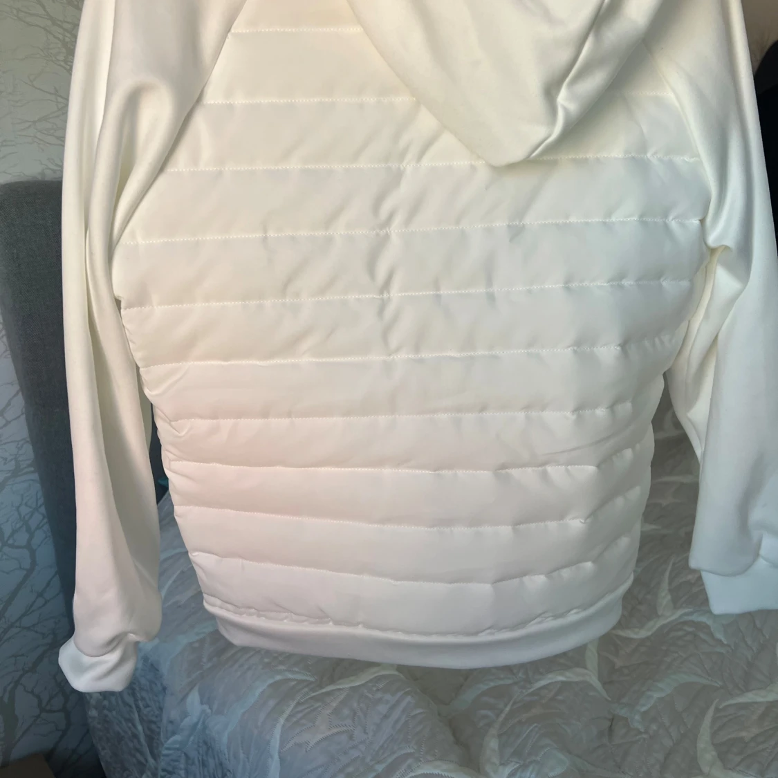 Vit quiltad jacka med dragkedja - 1