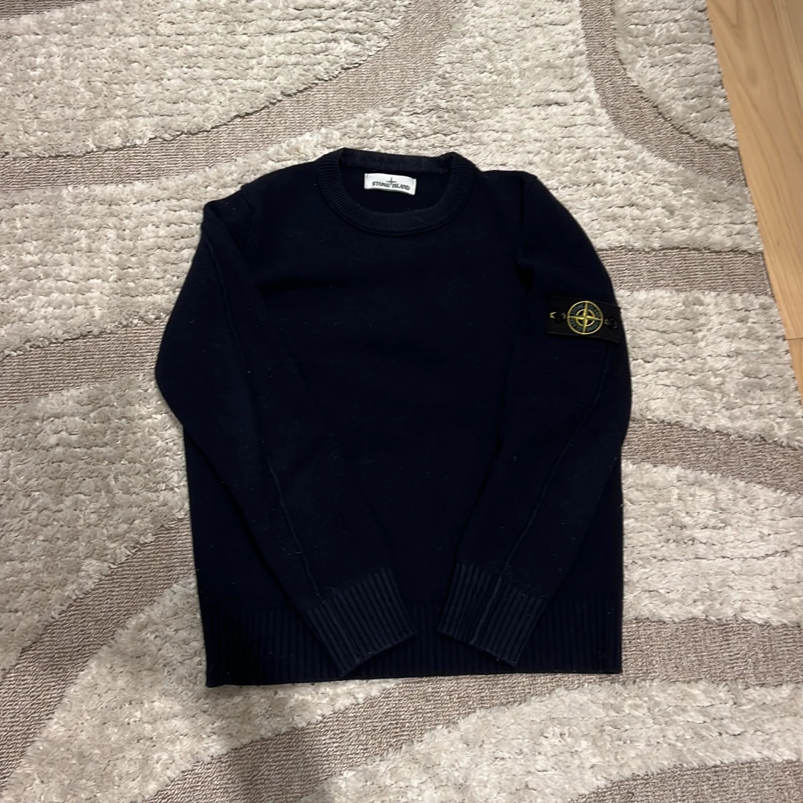 Stone island stickad