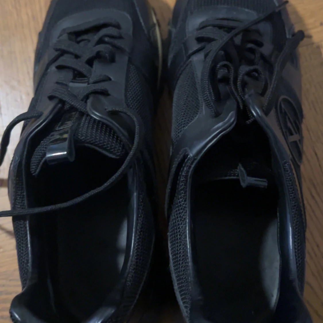 Svarta LV sneakers  - 1