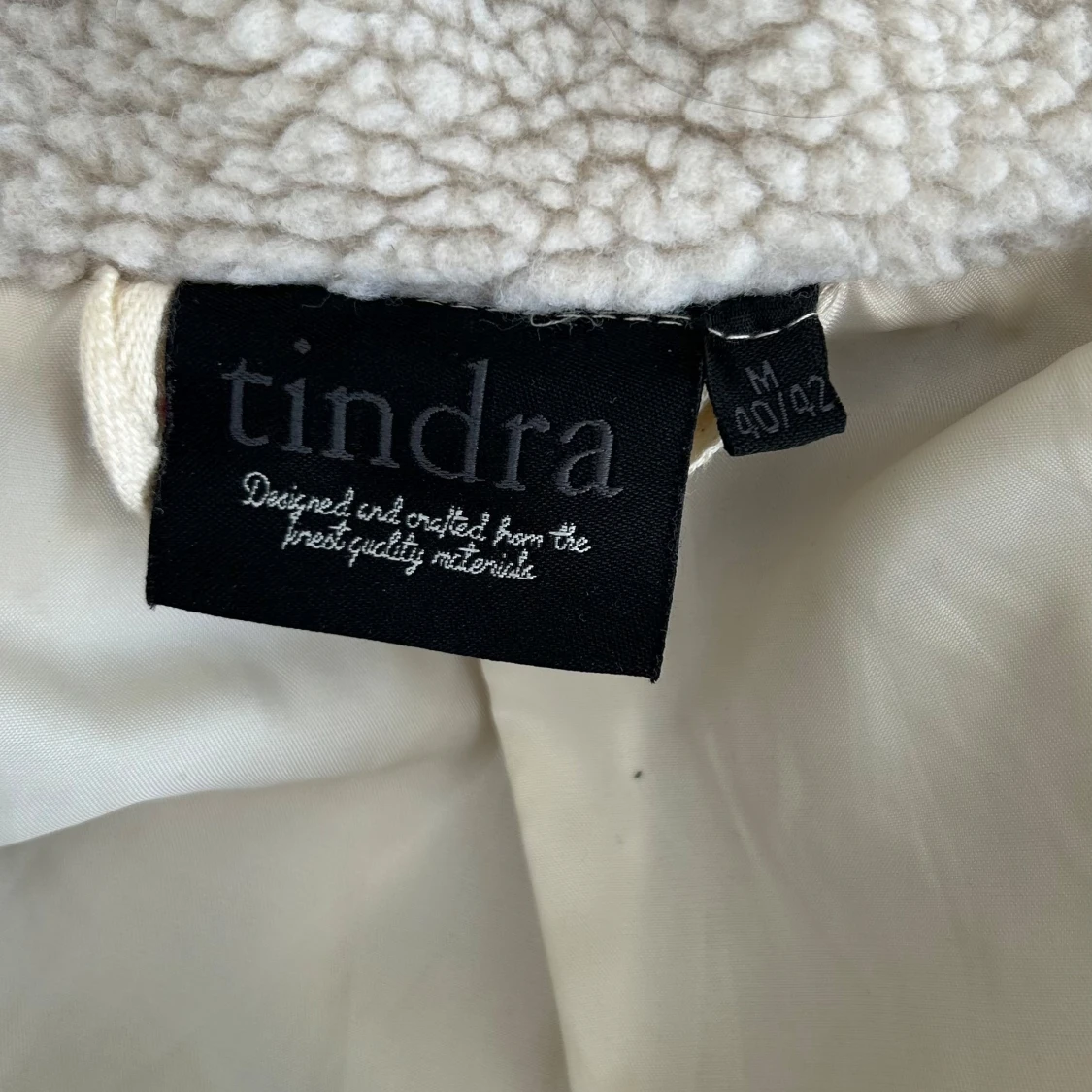Beige teddyjacka från Tindra - 2