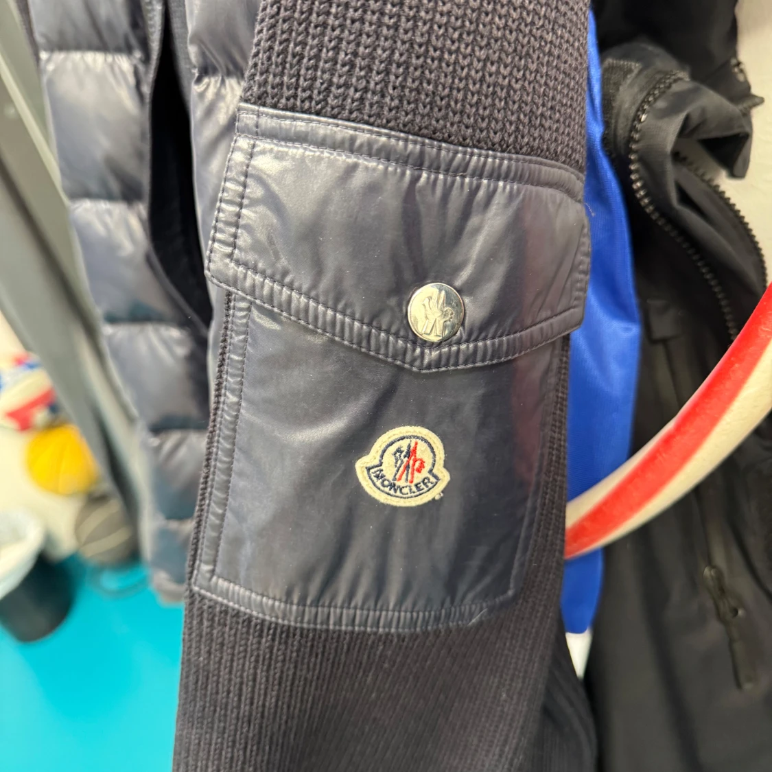 Mörkblå dunväst från Moncler
