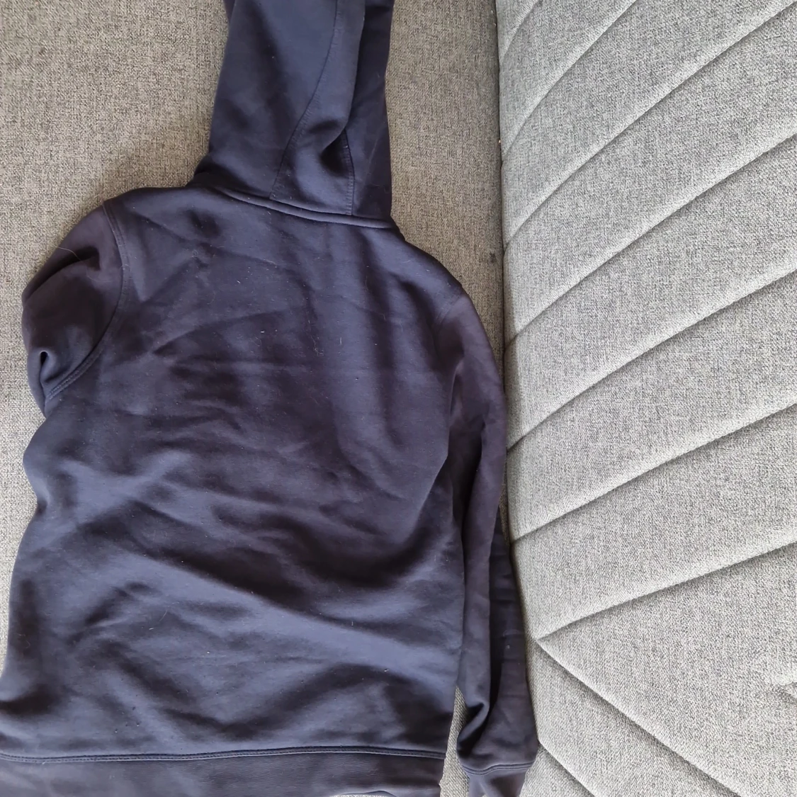 Mörkblå hoodie från Sailracing - 1