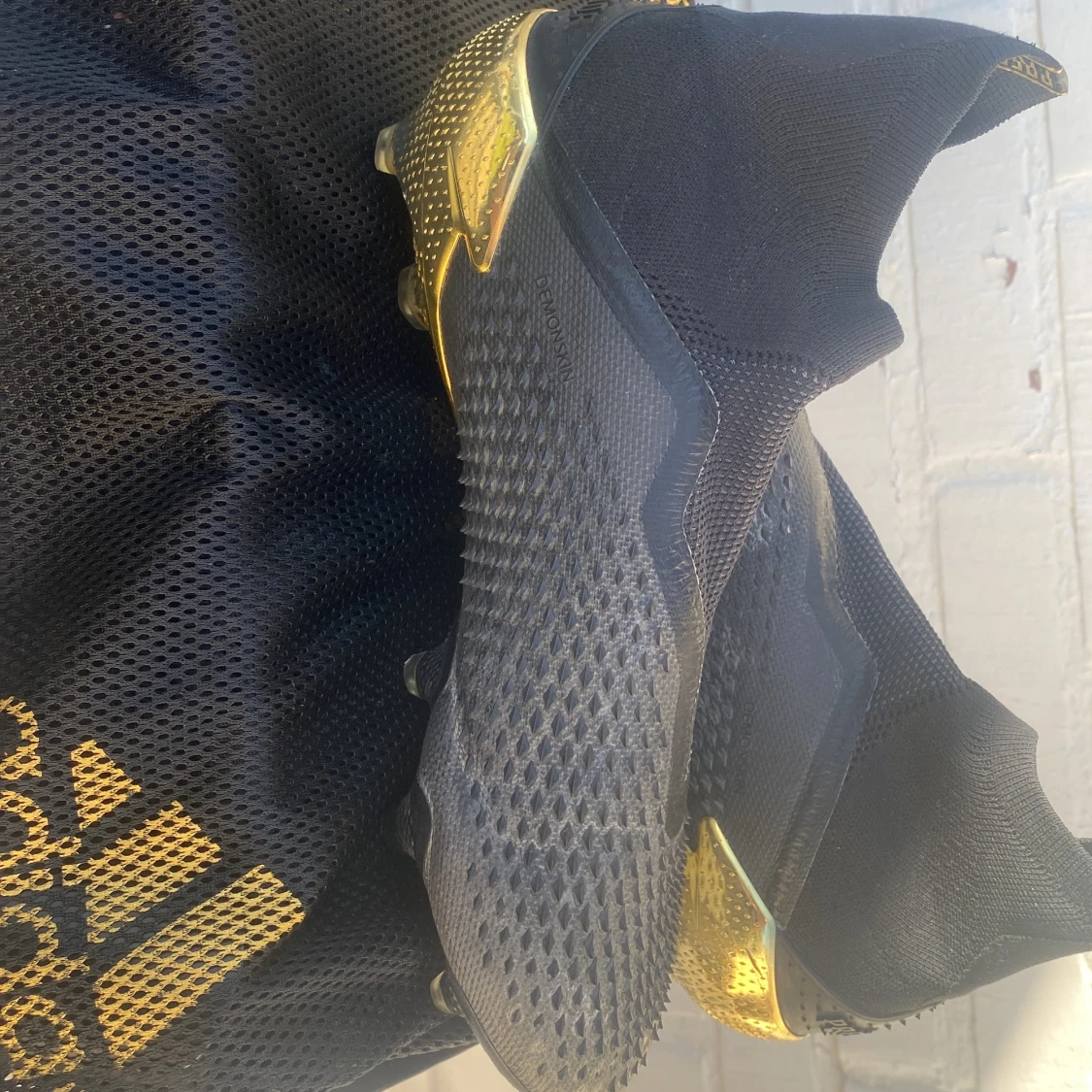 Säljer nu mina Adidas predator mutator 20+ FG Elites. eftersom att de blivit för små och tighta. Säljs inte längre! - 2