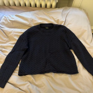 Stickad tröja💙 - Stickad marinblå tröja från Massimo Dutti