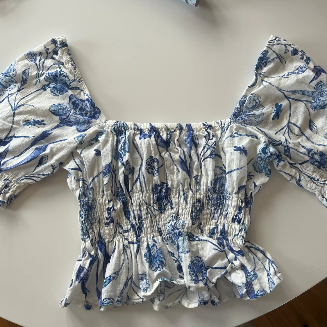 Blommig offshoulder blus från H&M - 1