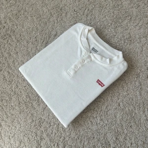 Levi's tröja - Levis tröja | Skick: 8/10 | Size - 12A | Hör av dig vid minsta fråga //CDL