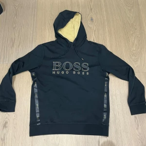  Hugo Boss tröja - Mycket bra skick