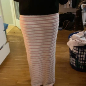 Kjol från nelly  - Säljer nu min nelly love it maxi skirt som aldrig har används.💕