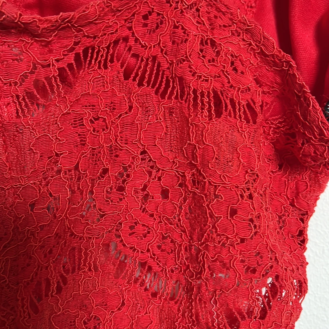 Röd spetskorsett med dragkedja - 2