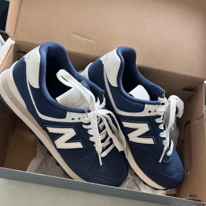 New Balance 574 - Storlek 37,5. Använda en gång 