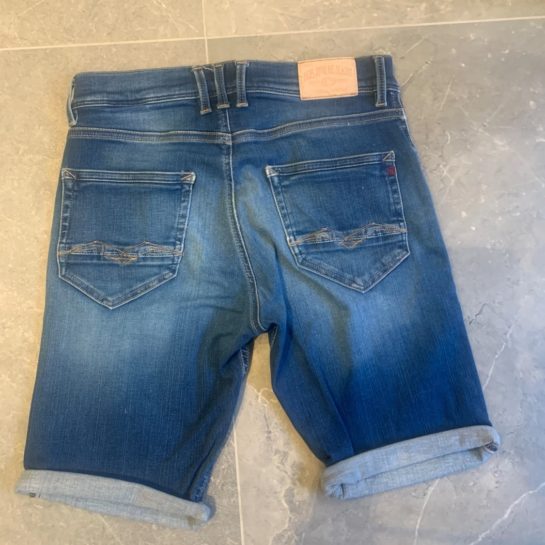 Blå jeansshorts från Replay - 1