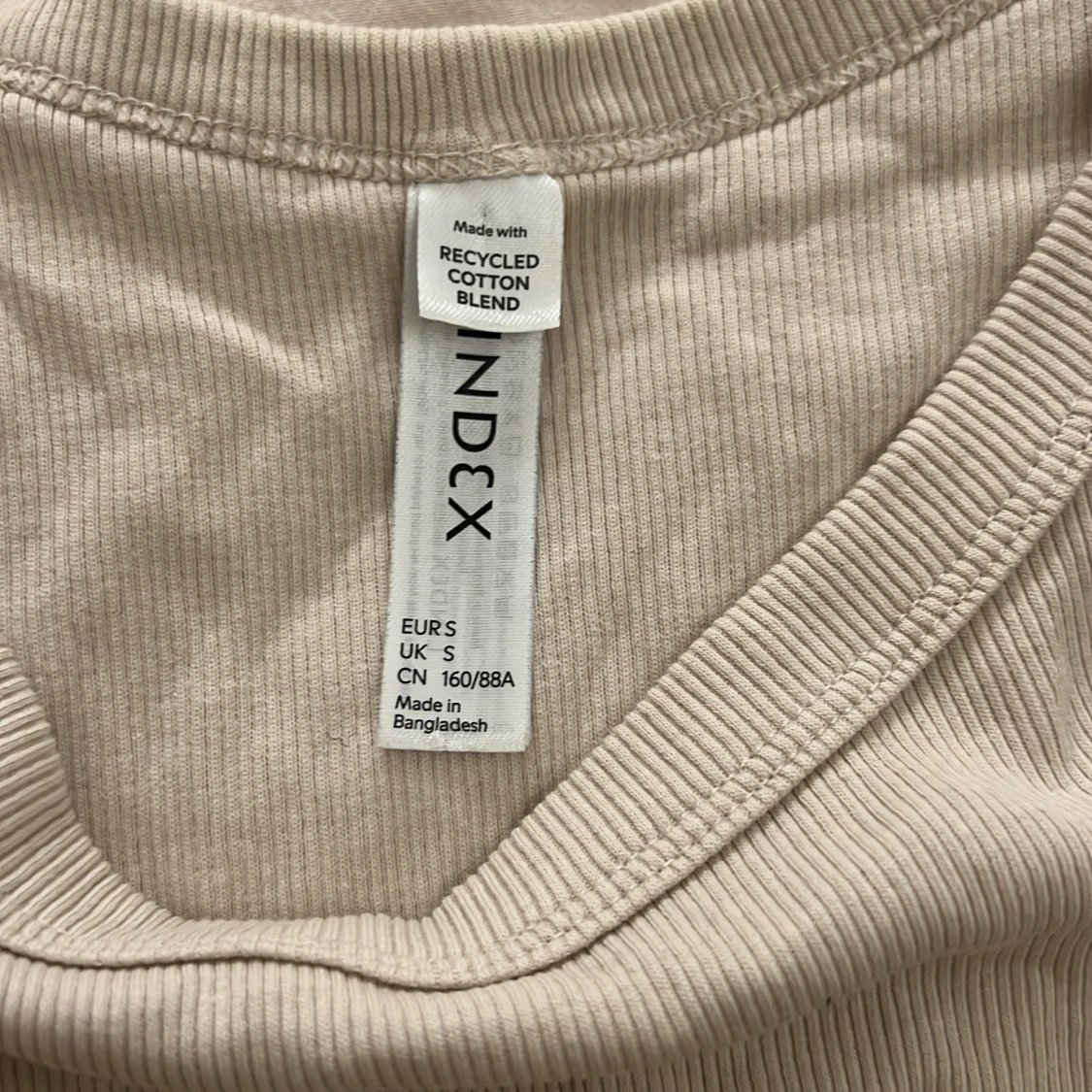 Beige ribbad linnetopp från Index - 2