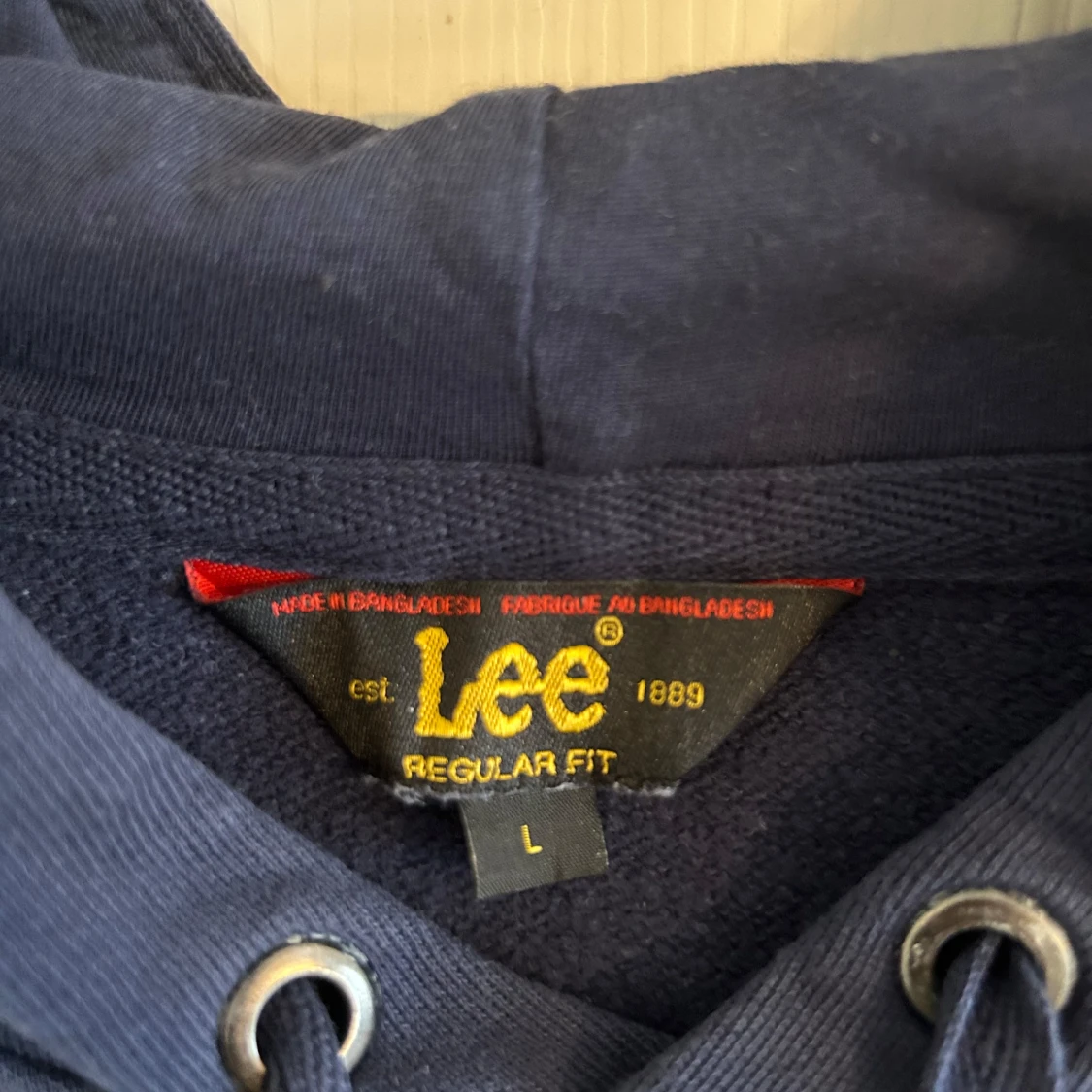 Mörkblå hoodie från Lee  - 2