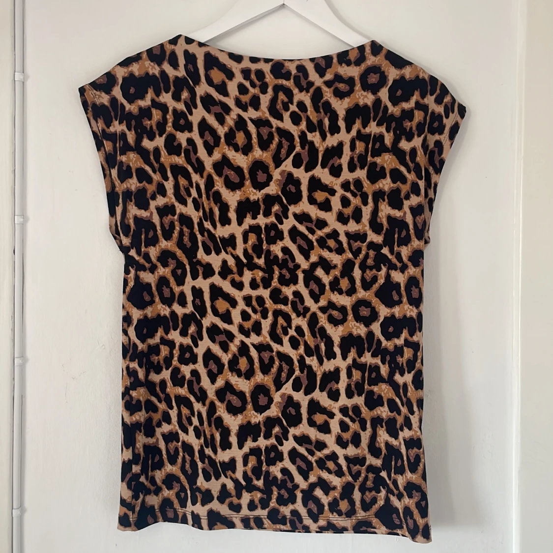 Leopardmönstrad topp
