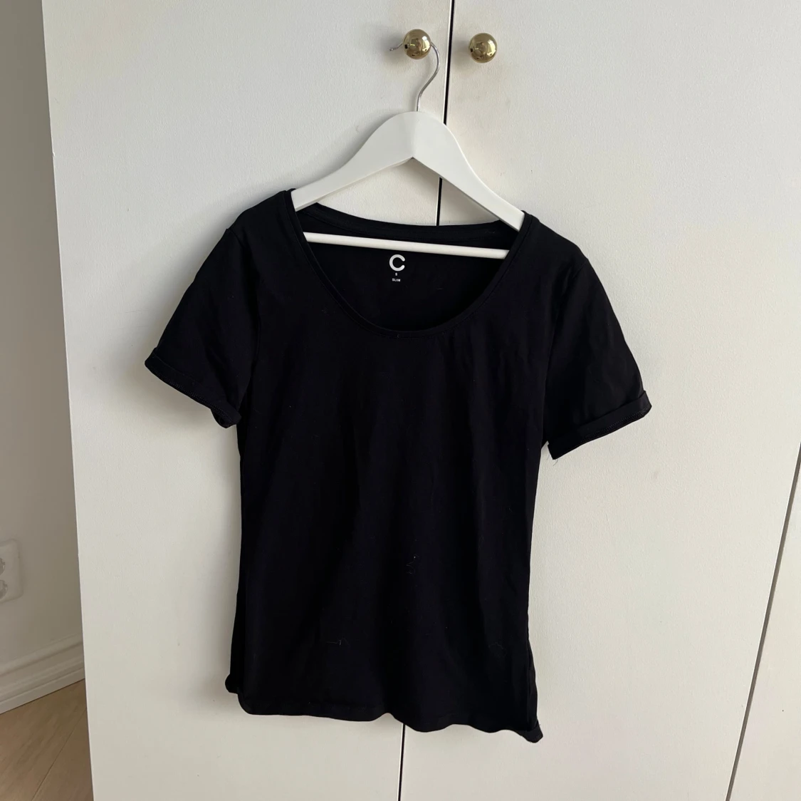 Basic svart t-shirt 