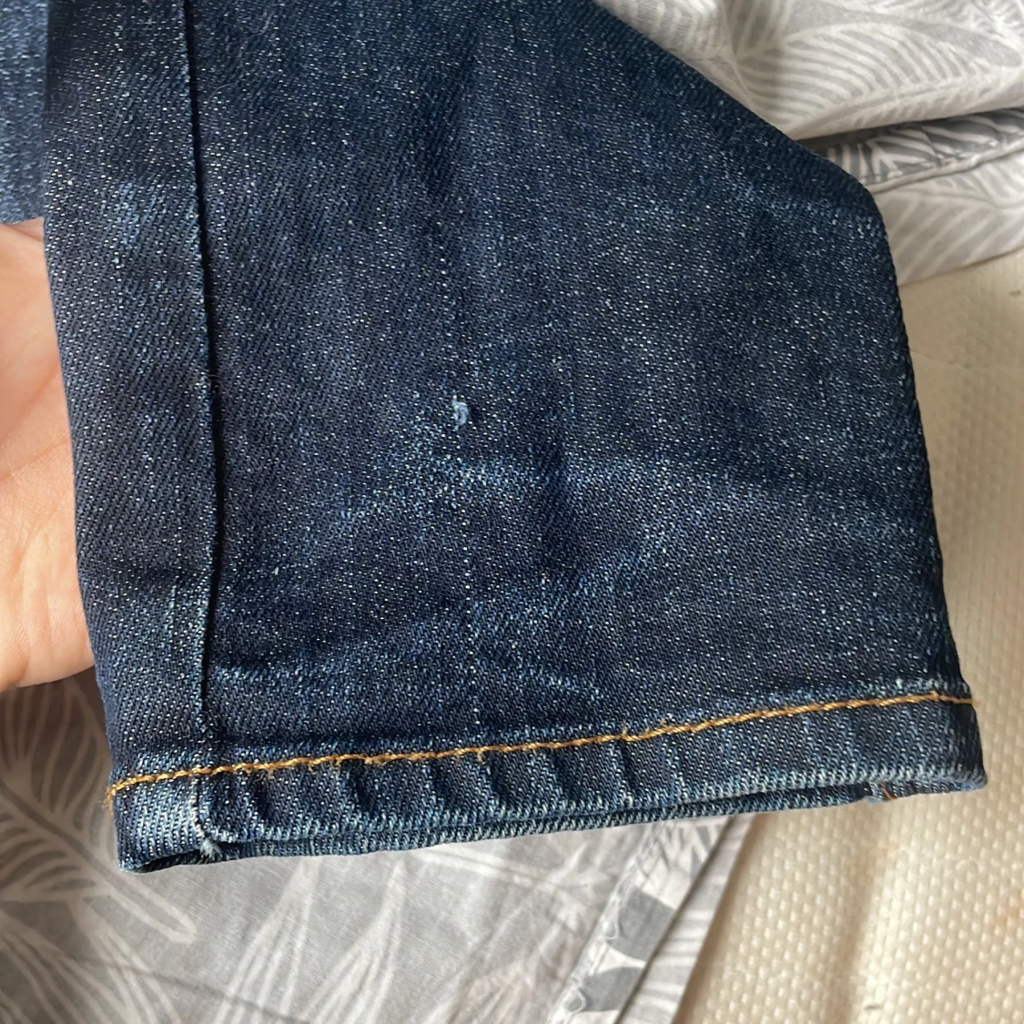 Mörkblå jeansbyxor med raka ben - 3