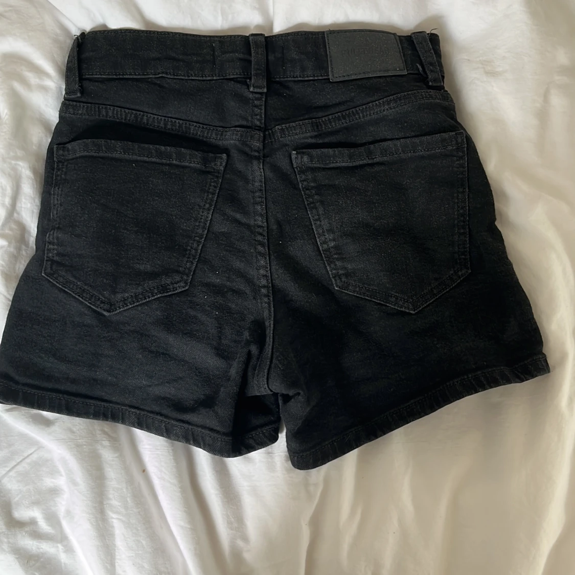 Svarta jeansshorts från Pull&Bear - 1