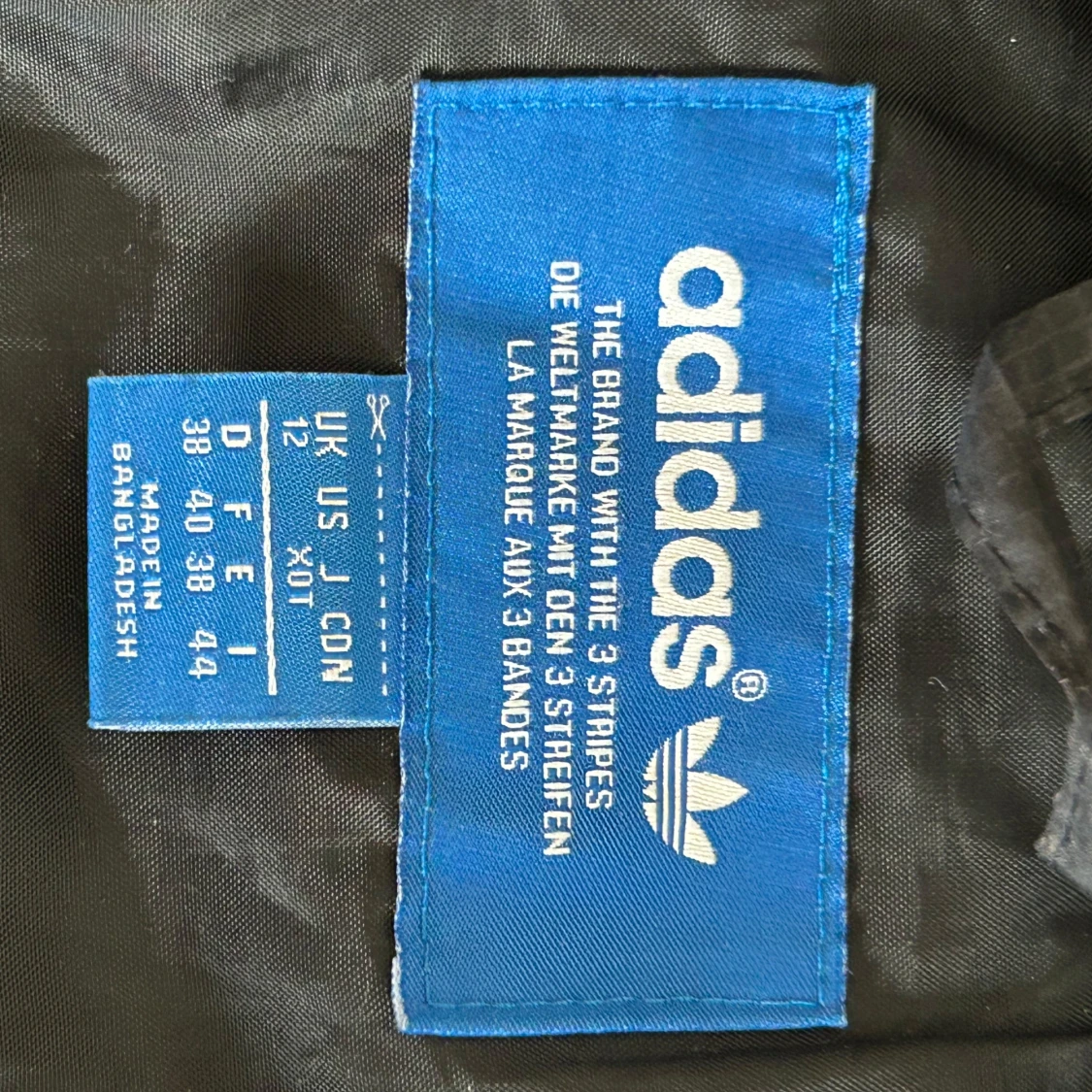 Svart pufferjacka från Adidas - 2