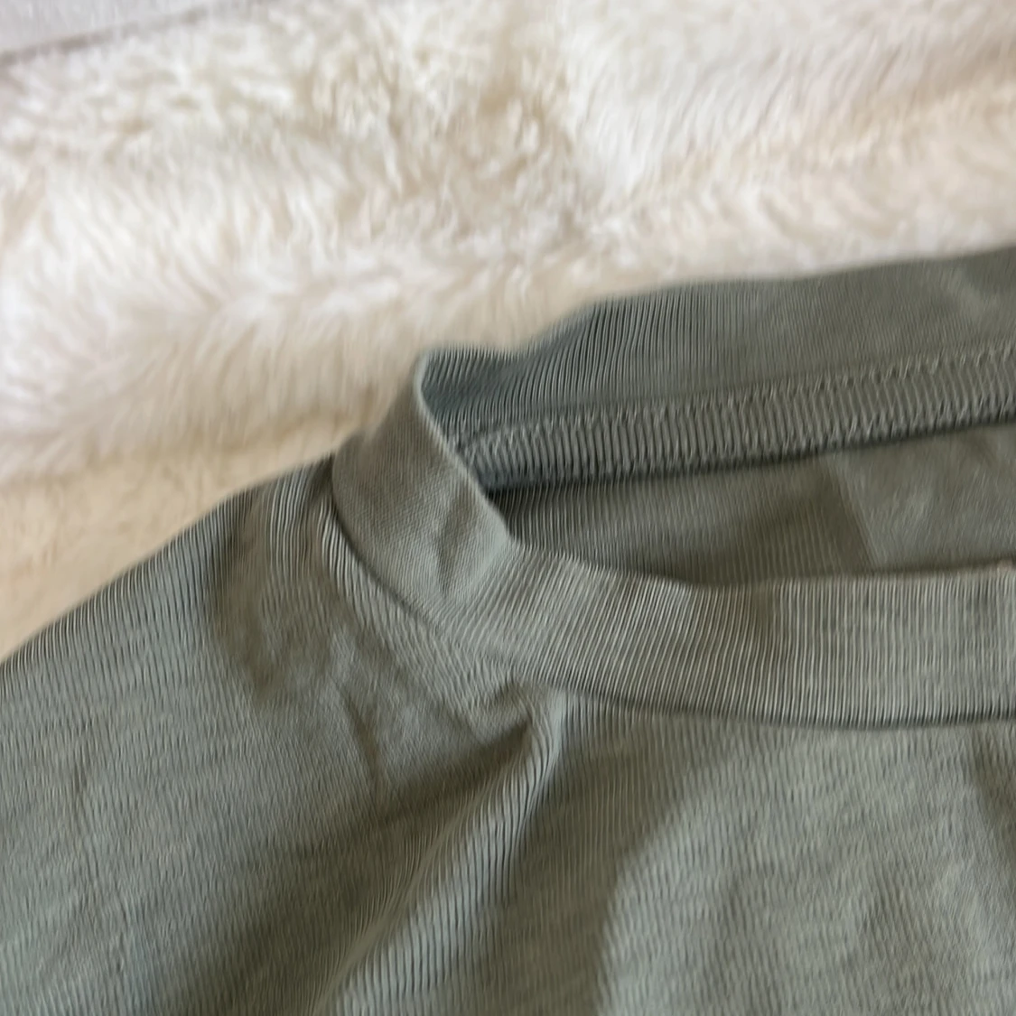 Olivgrön långärmad topp från H&M - 4