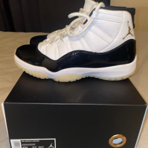 Jordan 11 retro DMP Gratitude - Säljer ett par Jordan 11 DMP gratitude. Äkta, skickas med skoboxen med.