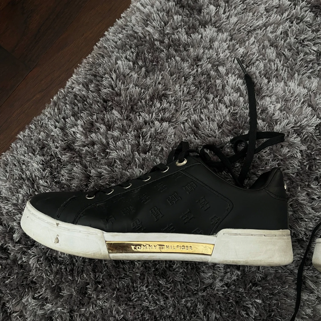 Svarta sneakers  Tommy Hilfiger - 4