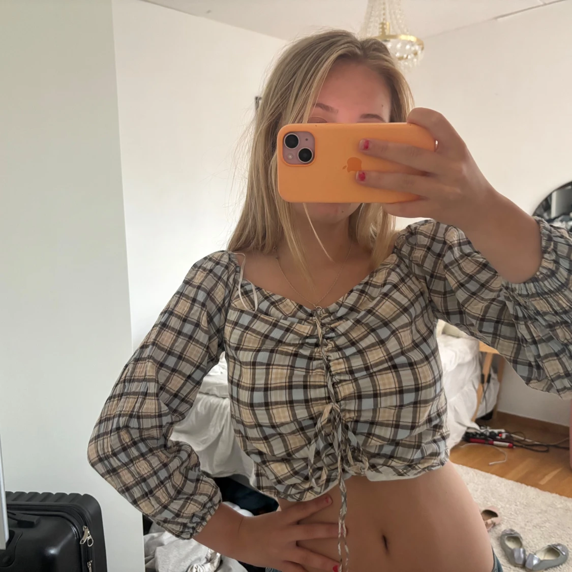 Rutig croppad blus med snörning