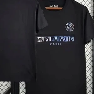 Balmain psg collab - Säljer psg tröja collab med balmain. FINNS I ALLA STORLEKAR