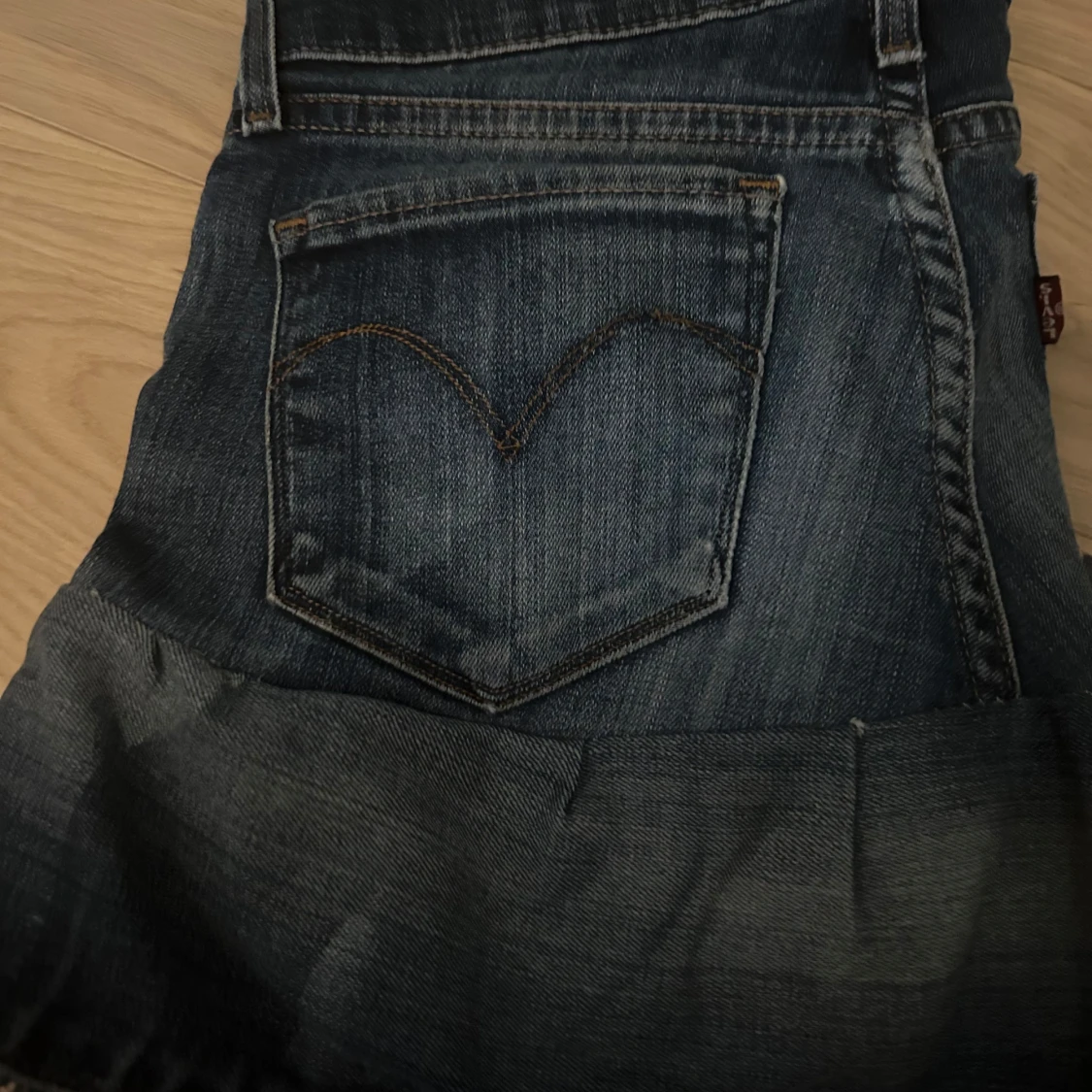 Levi's jeanskjol med rå kant - 1