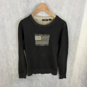 Ralph Lauren sweatshirt - Fint skick! Modellen är 185. Passar XS