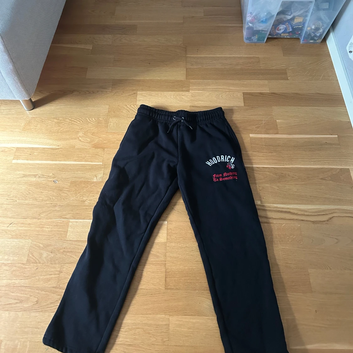 Svarta mjukisbyxor från Hoodrich barnstorlek S 8-10 års ålder  - 3