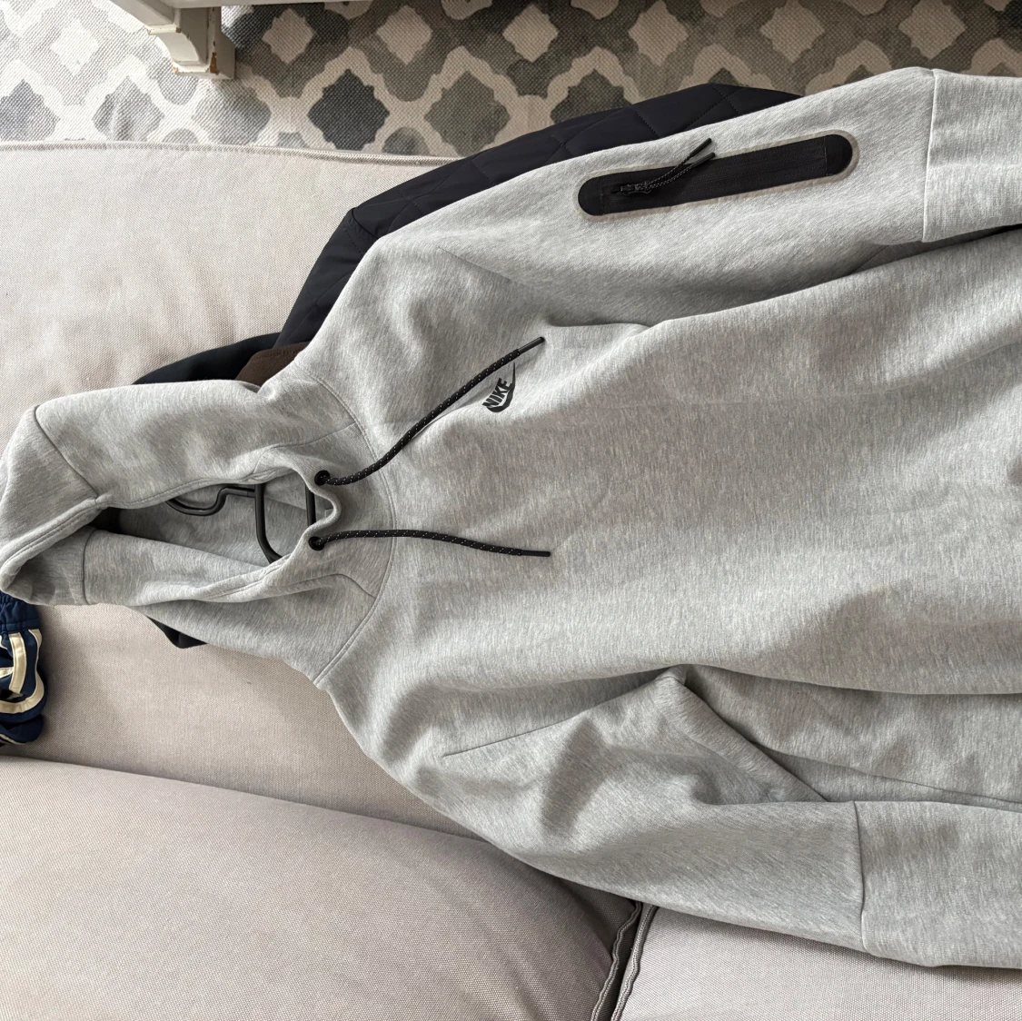 Grå nike tech baggy dress