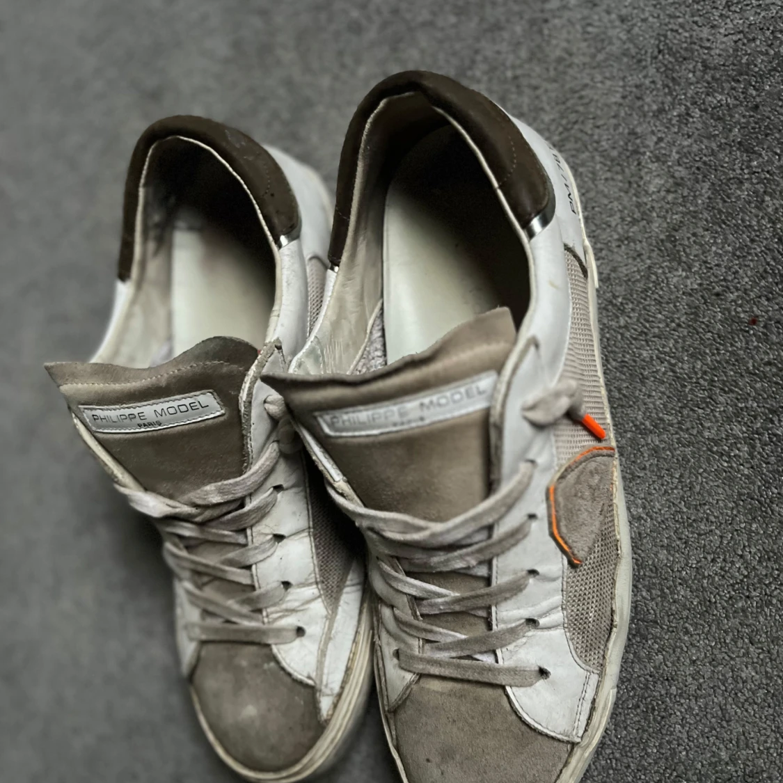 Philippe Model sneakers i beige och vitt - 4