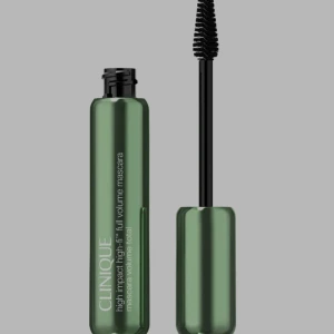 Clinique High Impact High-Fi Mascara - Volymmascara från Clinique i en snygg metallicgrön tub. Borsten är tät och böjd för att ge fransarna extra volym och definition. Perfekt för dig som vill ha fylliga, separerade fransar med intensiv svart färg.