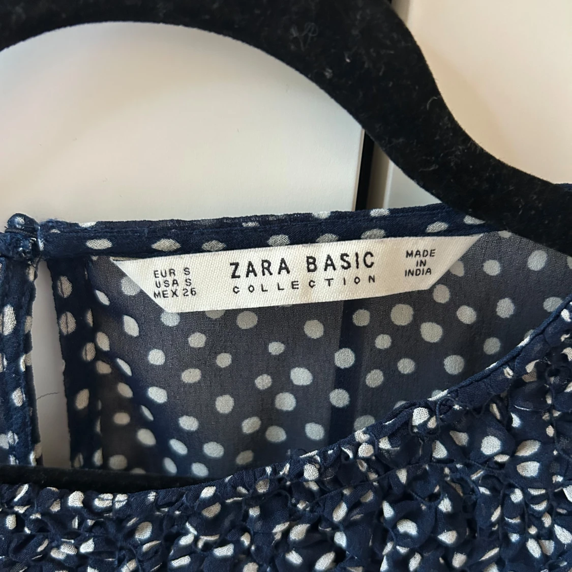 Blå prickig blus från Zara Basic - 1