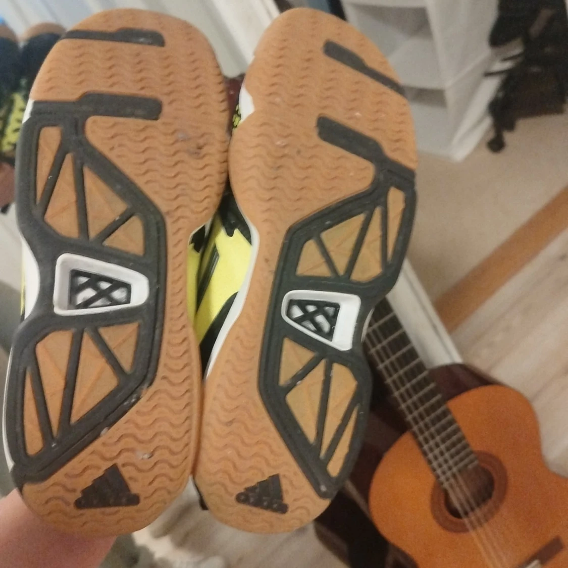 Adidas sneakers svart/gul strl 45 - 4