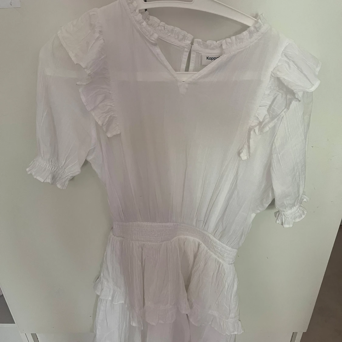 Vit volangklänning från Kappahl