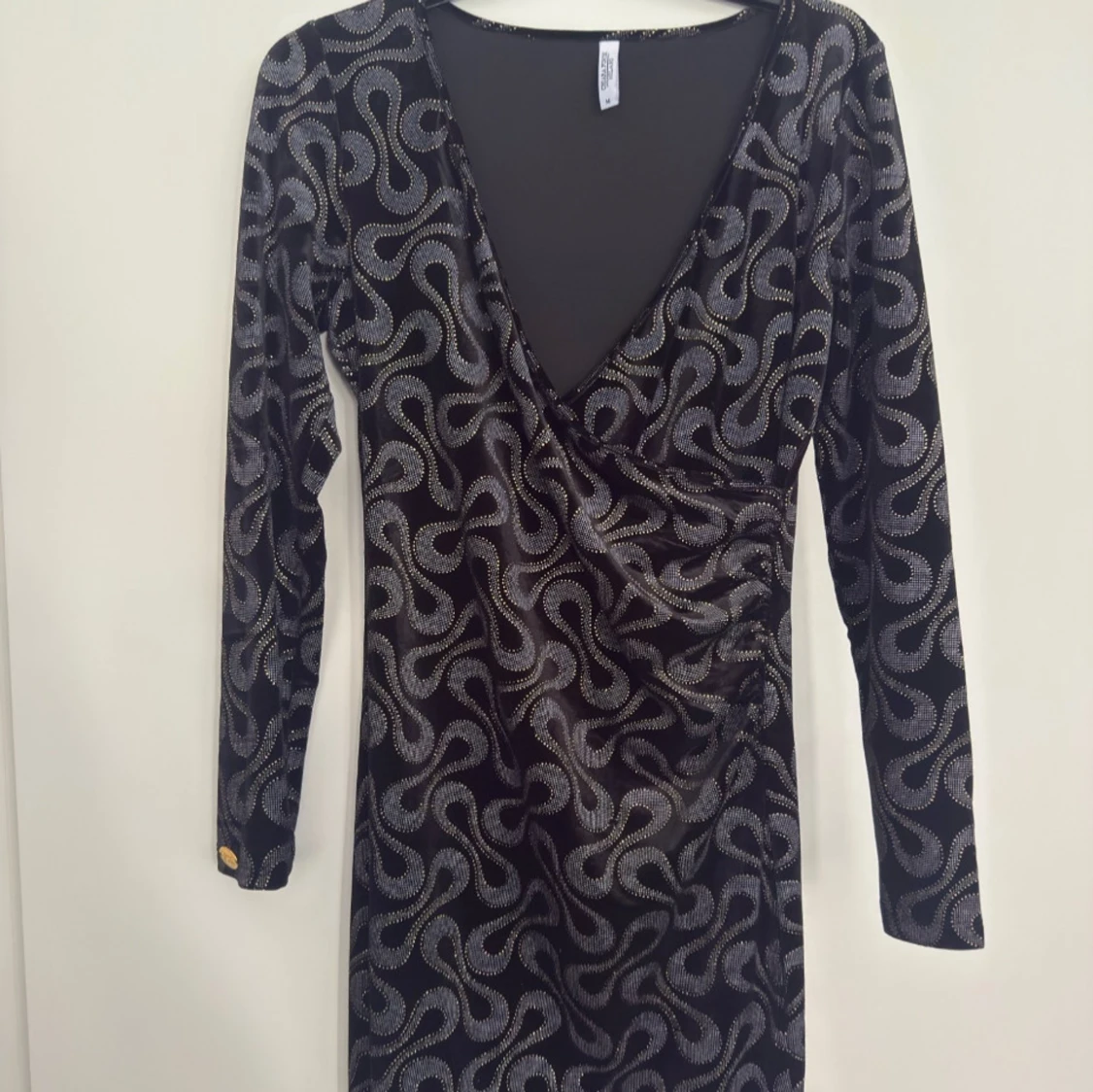 Svart sammetsklänning Chiara Forini - 1