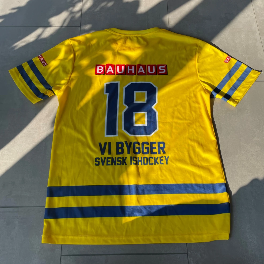 Tre Kronor hockeytröja gul blå nr 18 - 1